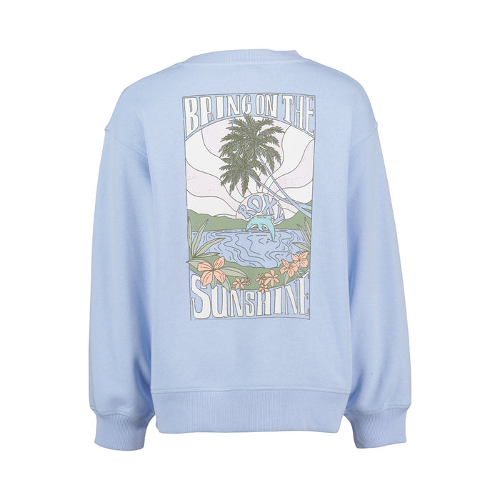 The Girls’ Ocean Explorer Crew by Roxy is a light blue oversized fleece sweatshirt featuring a back graphic of palm trees, sun, waves, and flowers. With the cheerful text “BRING ON THE SUNSHINE,” this girls’ crew neck pullover is perfect for laid-back days and capturing seaside vibes.