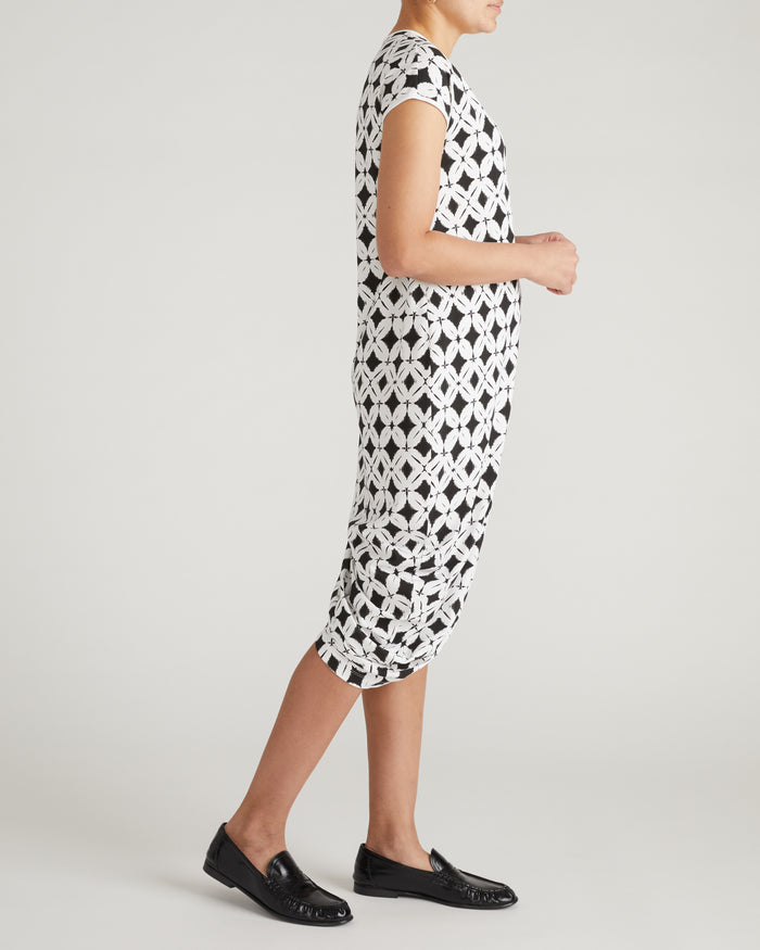 Iconic Geneva V-Neck Dress - Eclipse Print | Plus Size & Straight Size Women's Fashion | Universal Standard