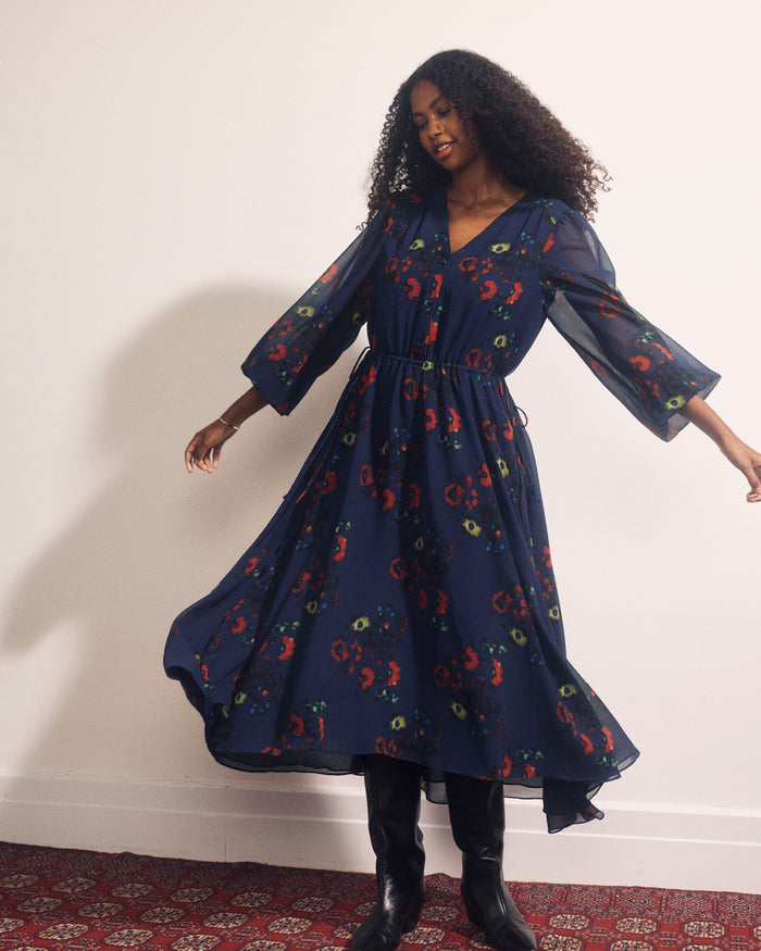 Karina V-Neck Chiffon Dress - After Dark Print | Plus Size & Straight Size Women's Fashion | Universal Standard
