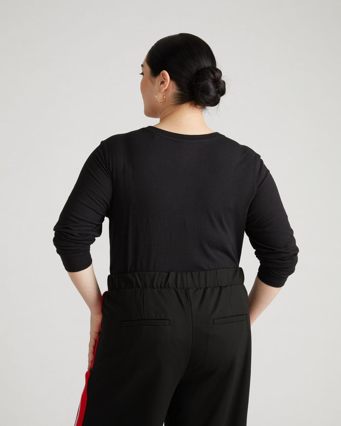 Light-As-Air Long Sleeve V Neck Tee - Black | Plus Size & Straight Size Women's Fashion | Universal Standard