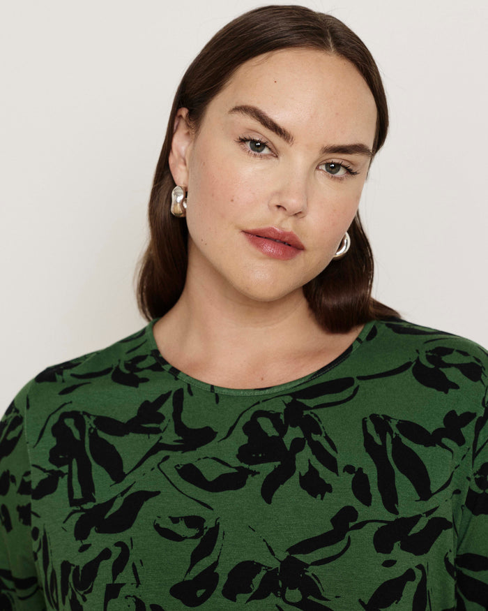 Lily Liquid Jersey Crew Neck Stovepipe Tee - Green Sgraffito Print | Plus Size & Straight Size Women's Fashion | Universal Standard