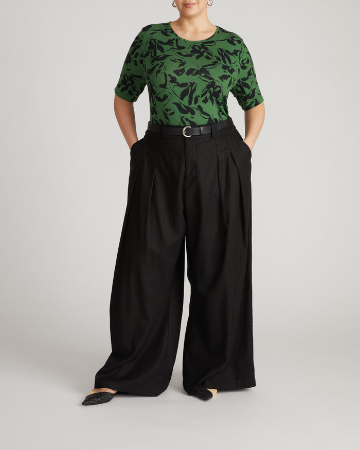 Lily Liquid Jersey Crew Neck Stovepipe Tee - Green Sgraffito Print | Plus Size & Straight Size Women's Fashion | Universal Standard