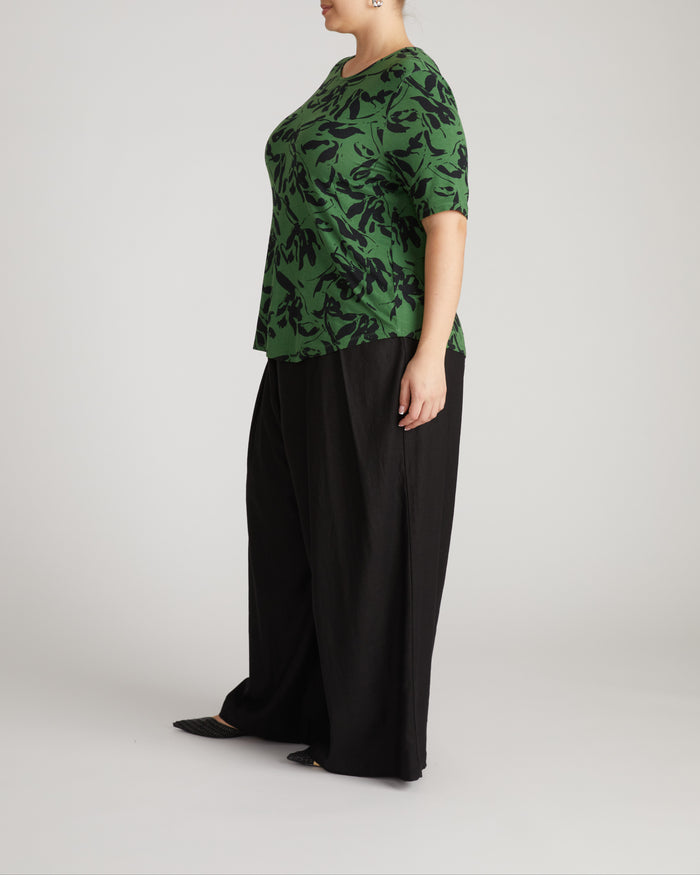 Lily Liquid Jersey Crew Neck Stovepipe Tee - Green Sgraffito Print | Plus Size & Straight Size Women's Fashion | Universal Standard
