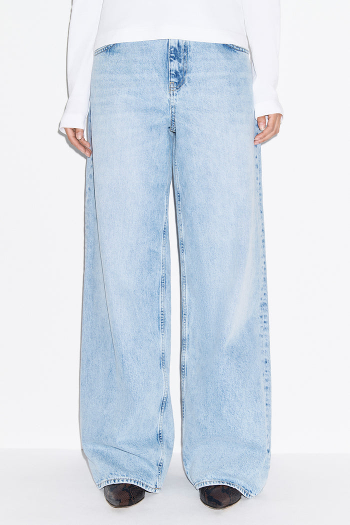 Low Rise Loose Wide-Leg Jeans