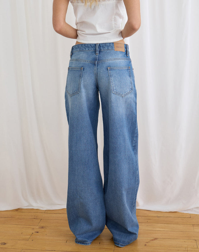 Image of Low Rise Roomy Jeans in Fade Blue