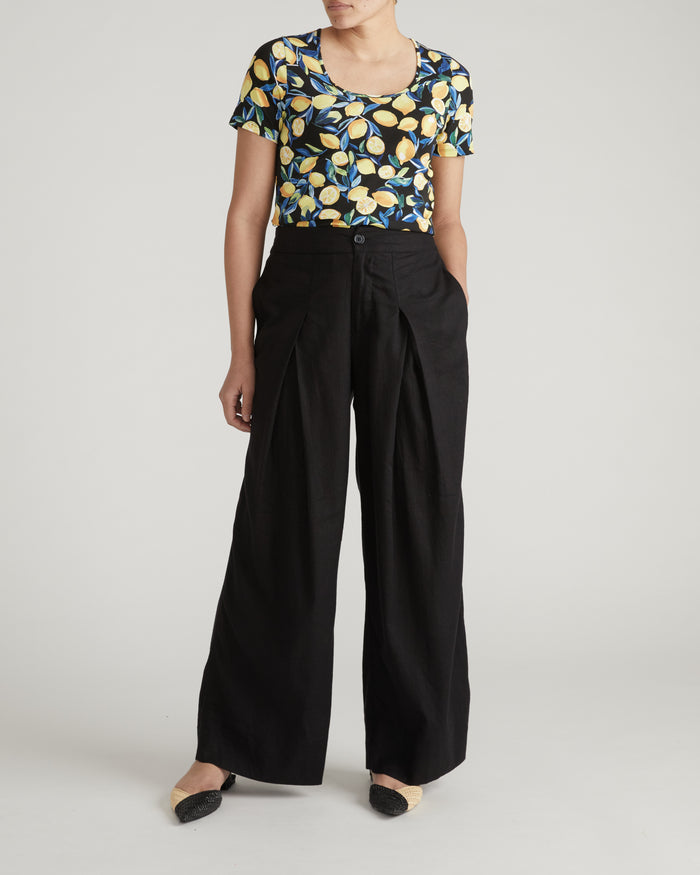 Scoop Neck Tee - Black Limoncello Print | Plus Size & Straight Size Women's Fashion | Universal Standard