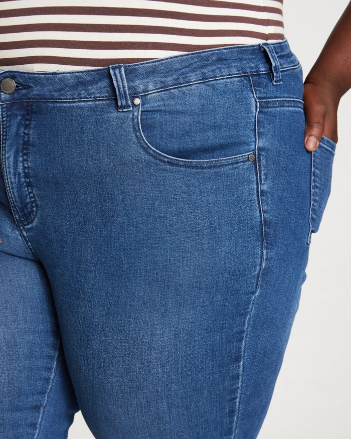 Seine High Rise Skinny Jeans Petite - True Blue | Plus Size & Straight Size Women's Fashion | Universal Standard
