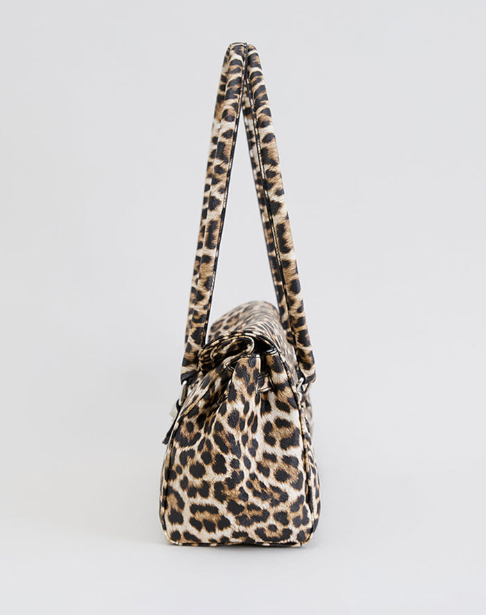 Image of Shoulder Bag in Leopard Print