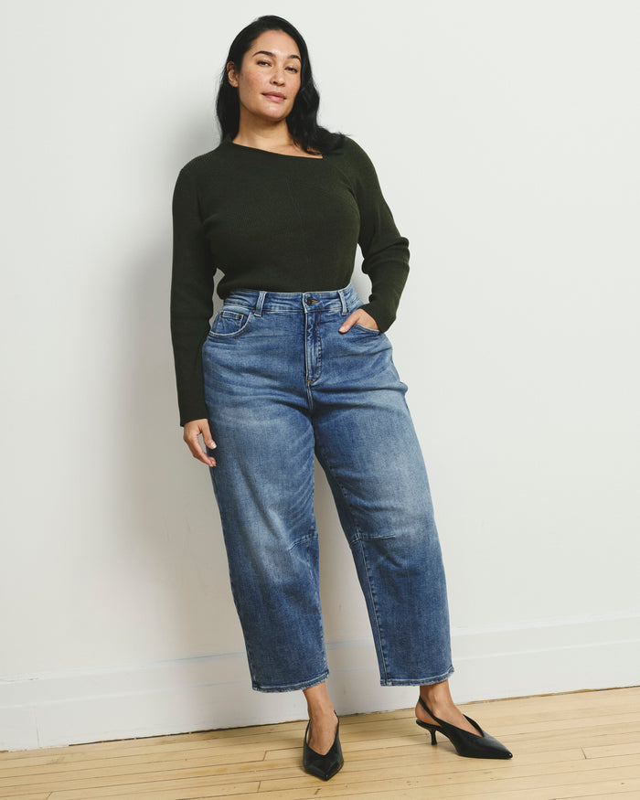 The Refined Dakota Cropped Barrel Leg Jeans - Calabasas Blue | Plus Size & Straight Size Women's Fashion | Universal Standard