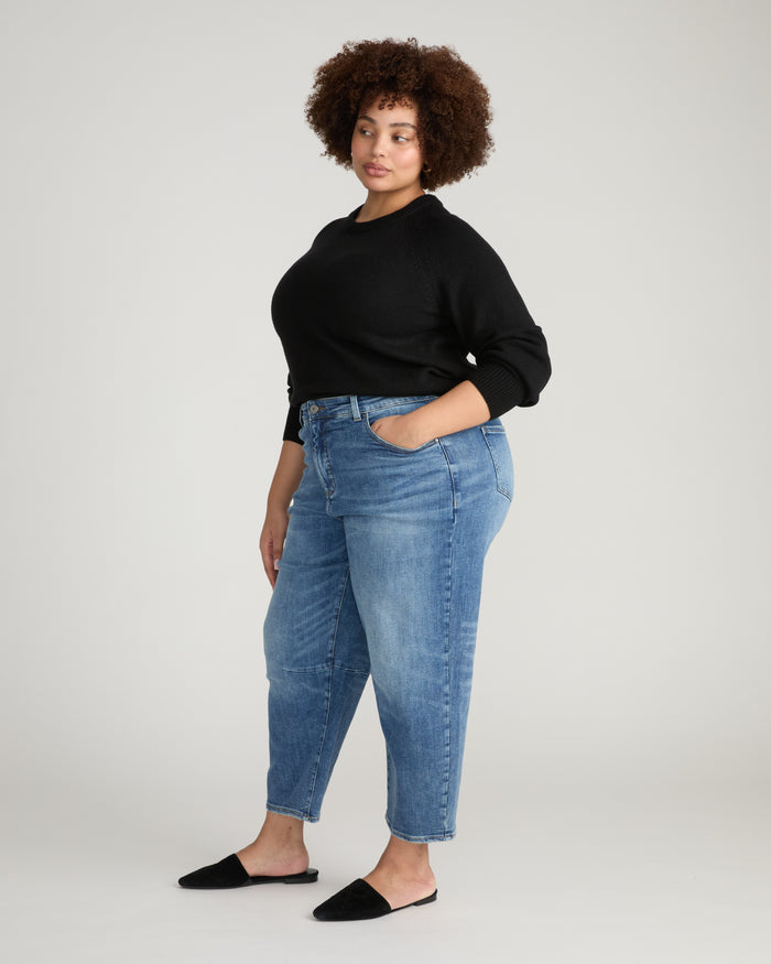 The Refined Dakota Cropped Barrel Leg Jeans - Calabasas Blue | Plus Size & Straight Size Women's Fashion | Universal Standard