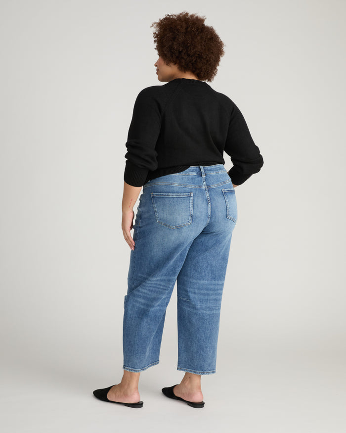 The Refined Dakota Cropped Barrel Leg Jeans - Calabasas Blue | Plus Size & Straight Size Women's Fashion | Universal Standard