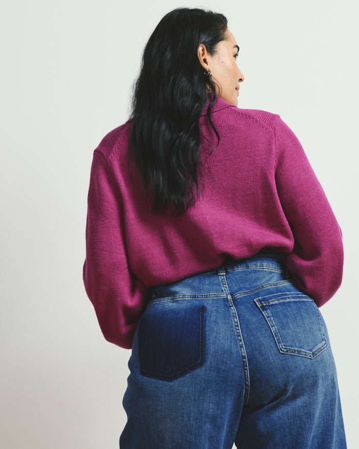The Refined Dakota Twisted Leg Jeans - Woodstock Indigo | Plus Size & Straight Size Women's Fashion | Universal Standard