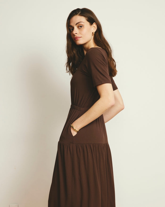 Thea Divine Jersey Midi Dress - Peppercorn | Plus Size & Straight Size Women's Fashion | Universal Standard