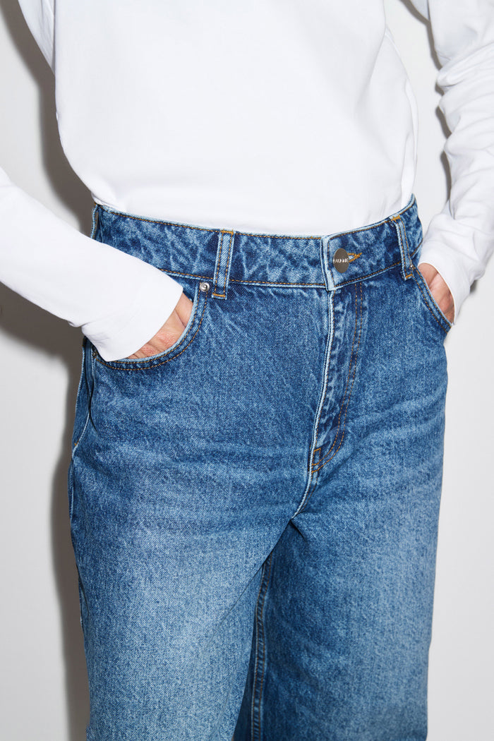 Wren Barrel Leg Jeans